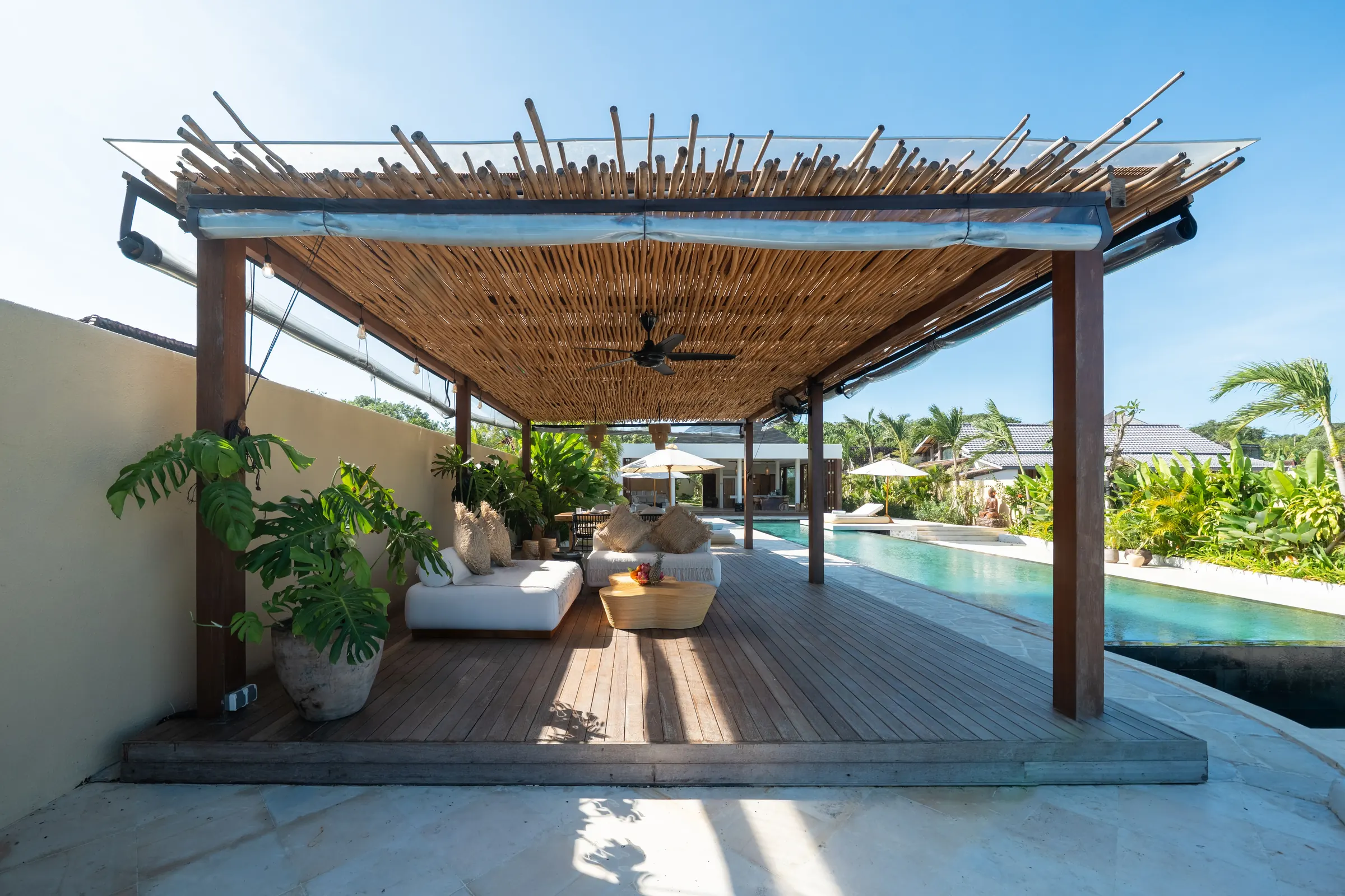 Pergola lounge open to pool and sea